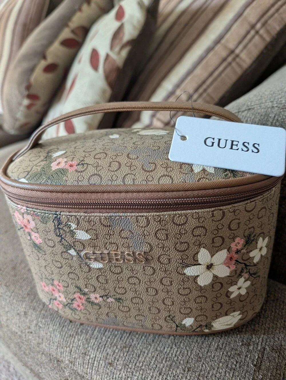 Guess Brown Floral Logo Vanity Case with Pink Accents - Picture 1 of 3